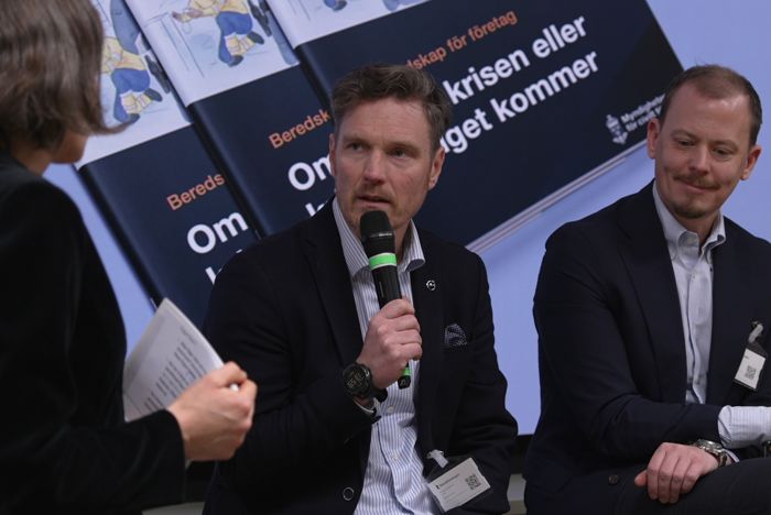 Till vänster i bild: Tomas Norlenius, Head of Total Defense på Volvo Group